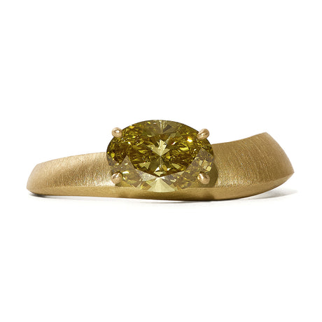 Bold green diamond ring with 4 claw setting by contemporary jewellery designer, Sarah Straussberg