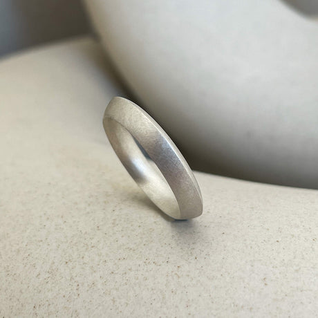 4mm wedding ring by contemporary jewellery designer, Sarah Straussberg