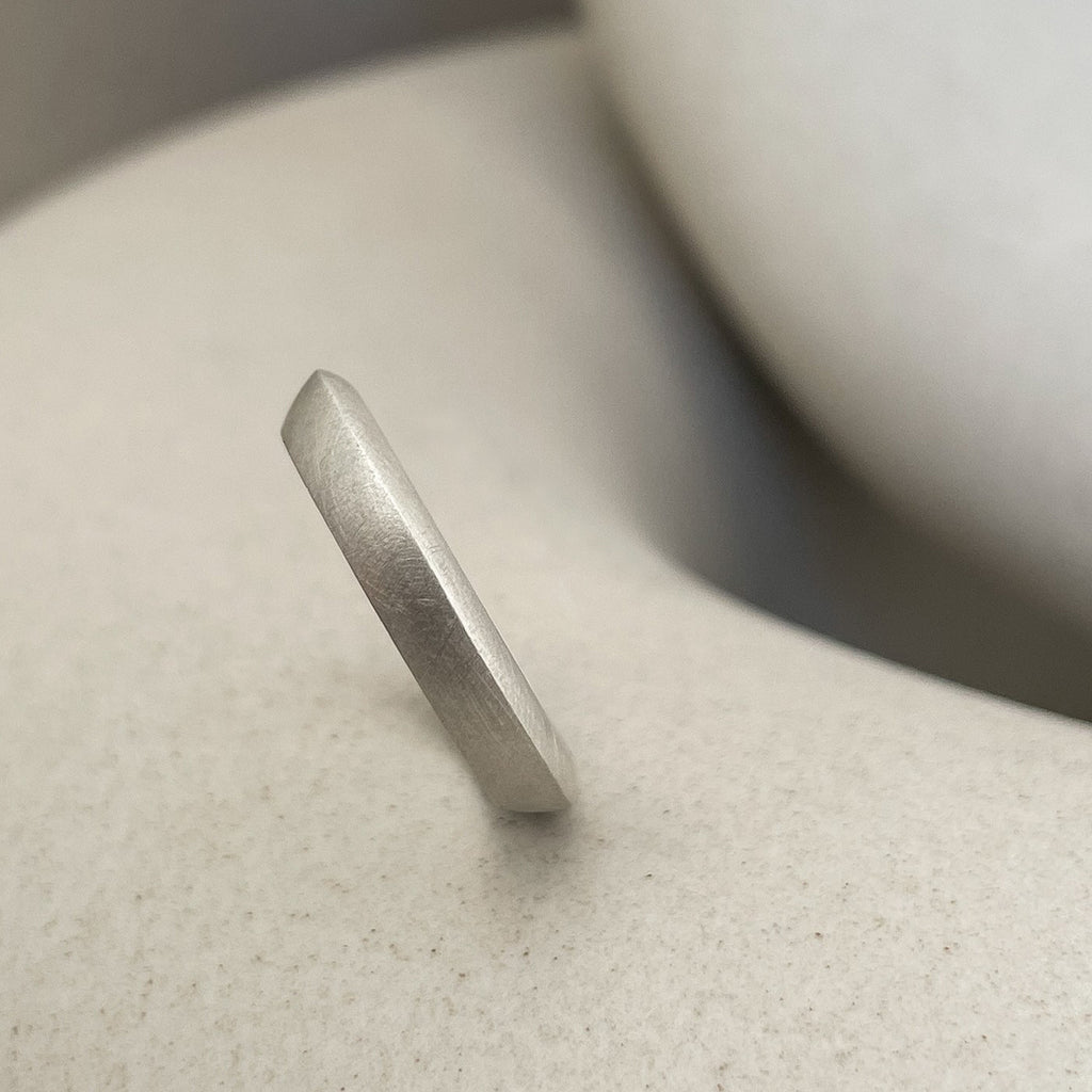 4mm wedding ring by contemporary jewellery designer, Sarah Straussberg